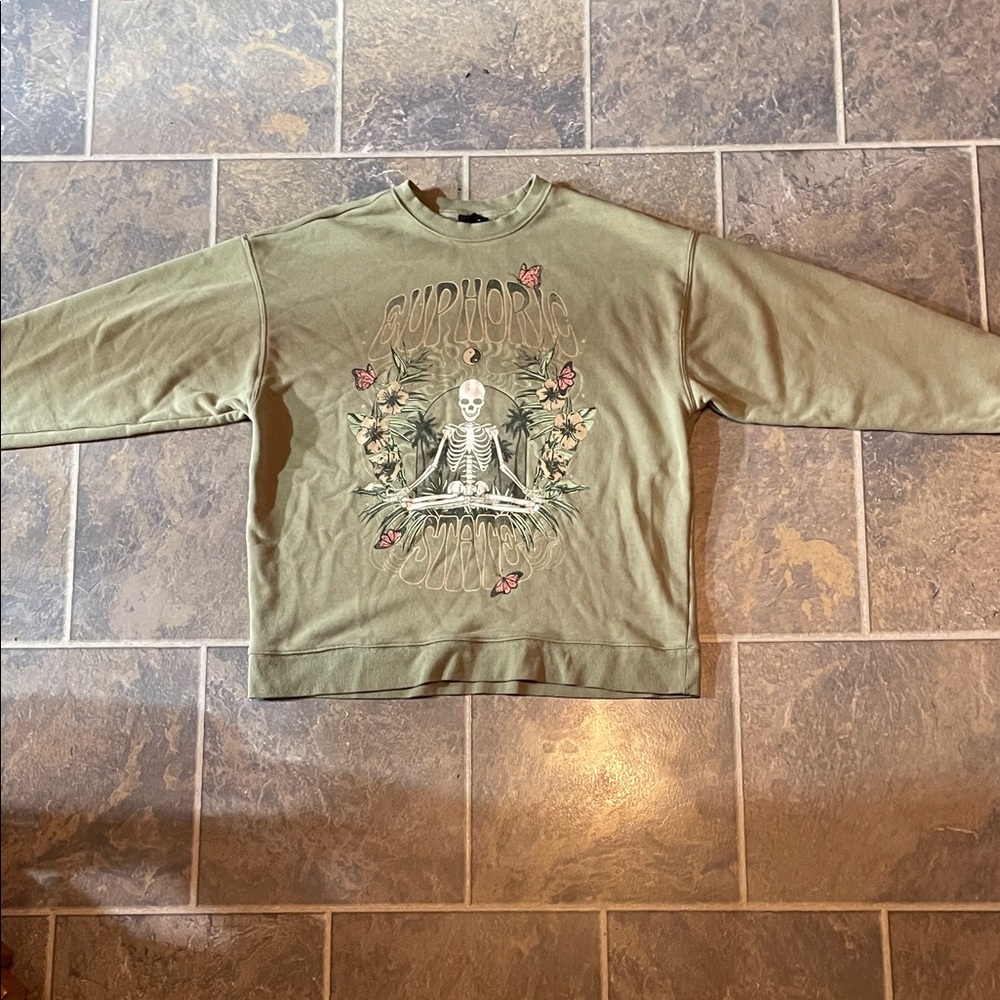 Green Graphic Sweatshirt
